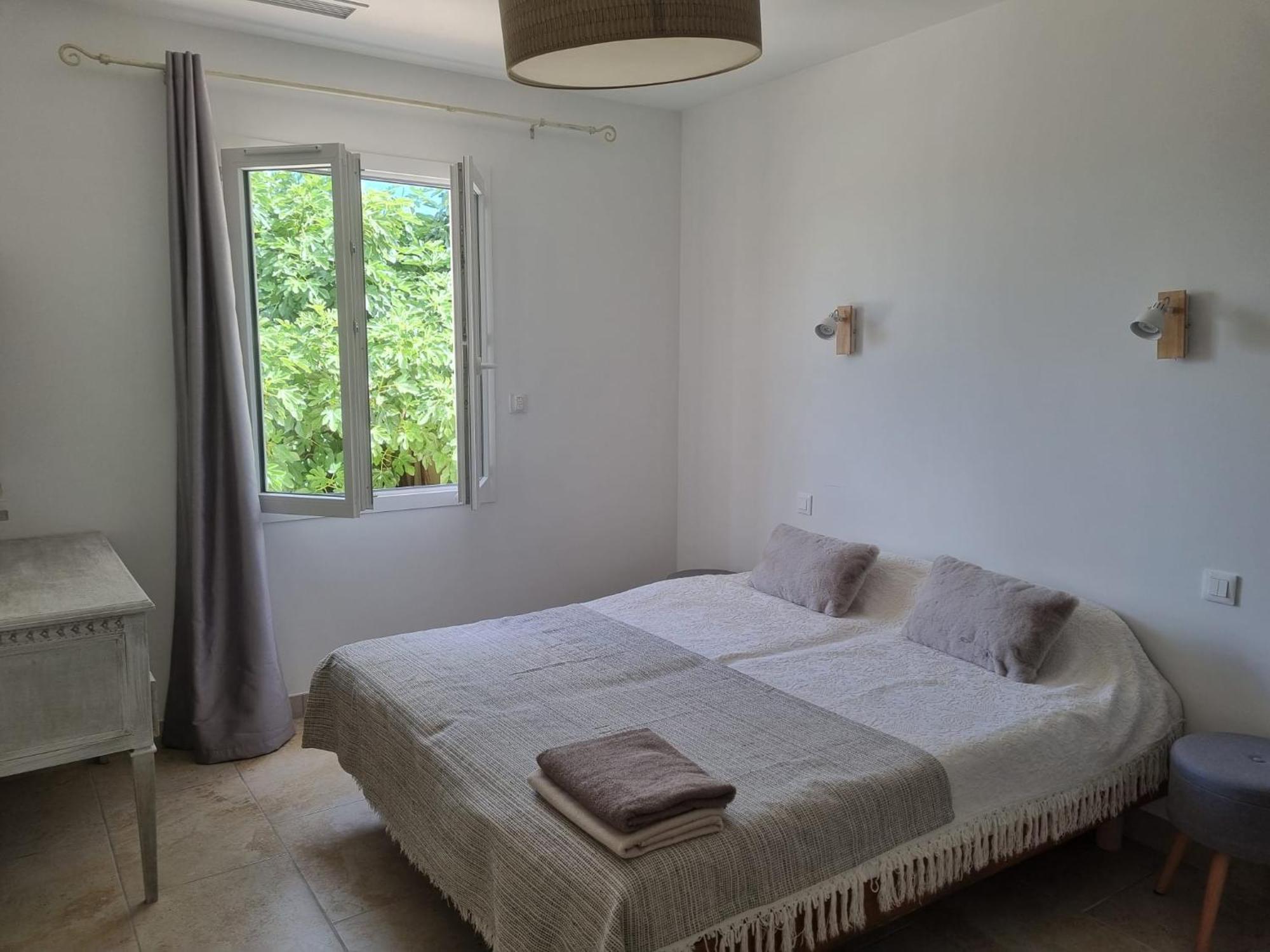 Villa Au Fil De Soi à Saint-Julien-de-Peyrolas Chambre photo