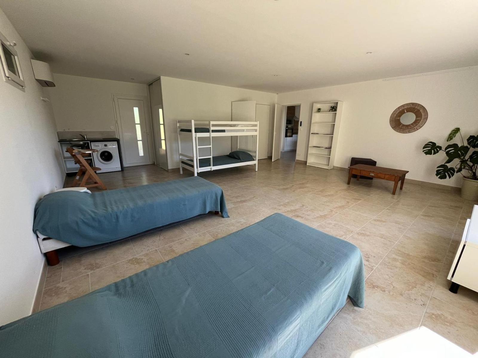Villa Au Fil De Soi à Saint-Julien-de-Peyrolas Chambre photo